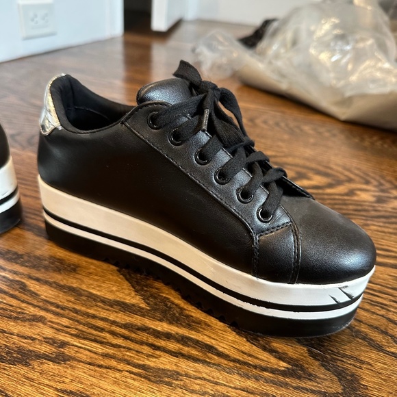 Steve Madden Platform Chunky Sneakers - Picture 6 of 10